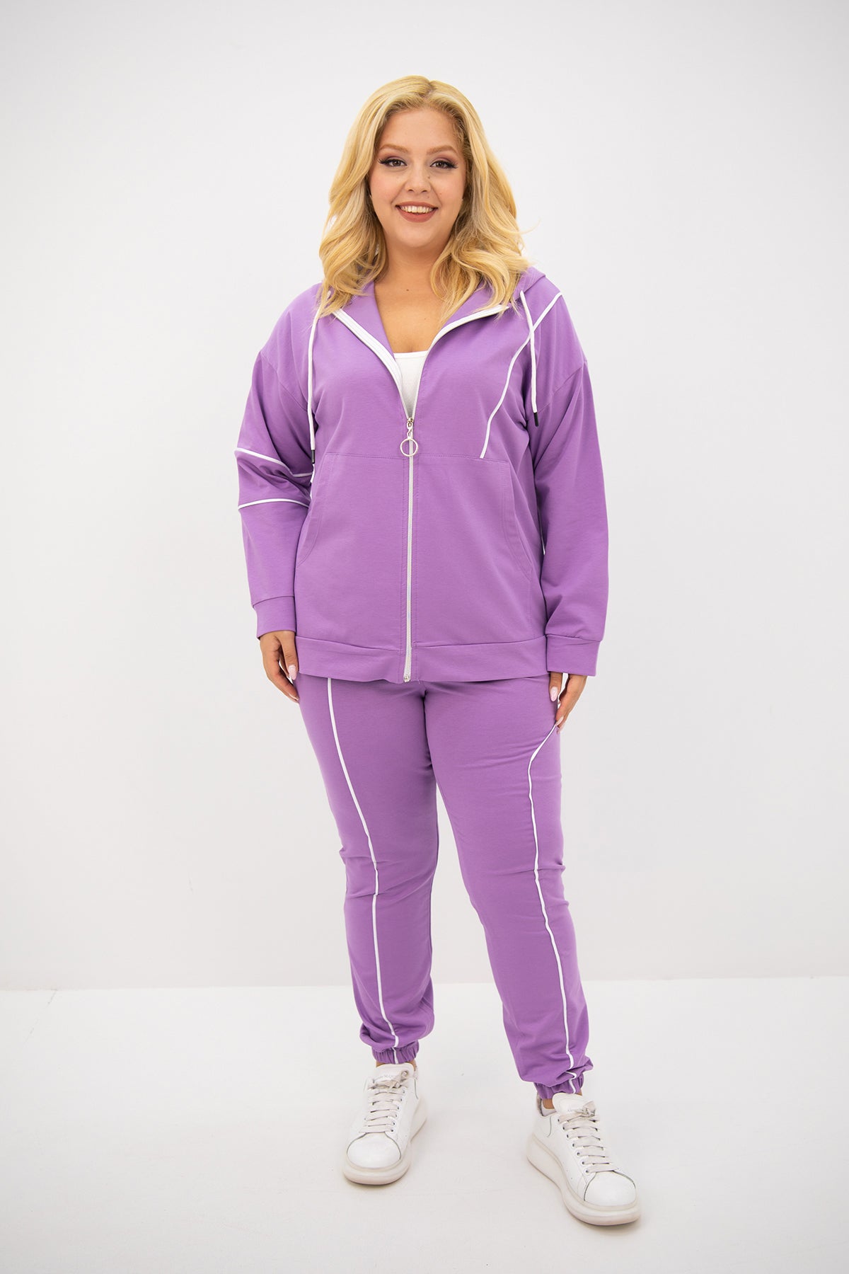 Dres damski plus size z bocznymi zamkami 8130