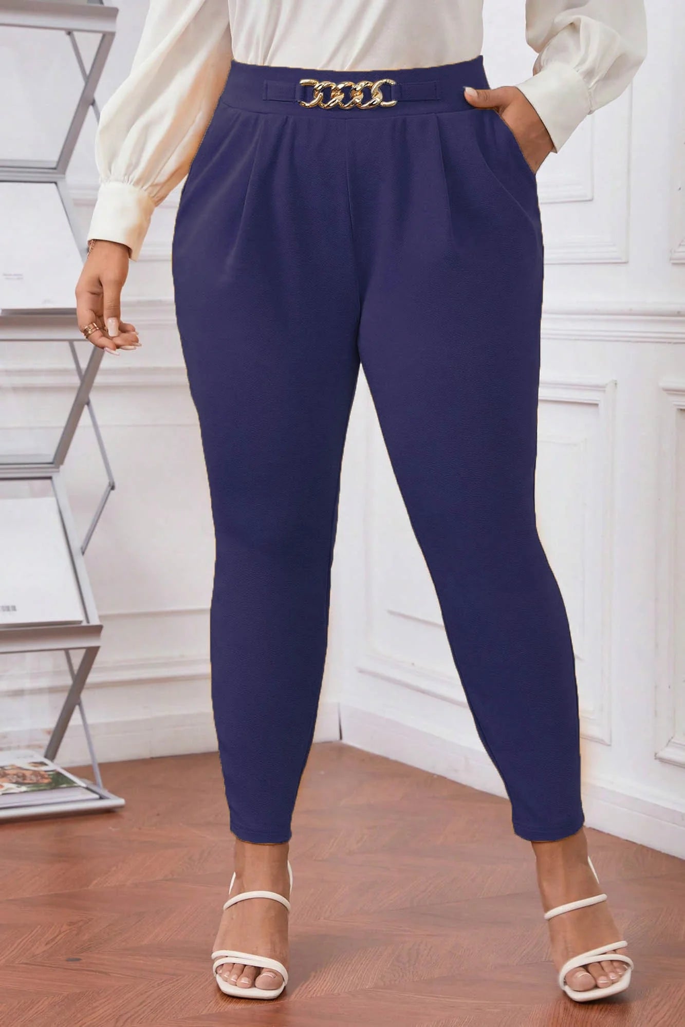 Spodnie damskie plus size z klamrą PTS003