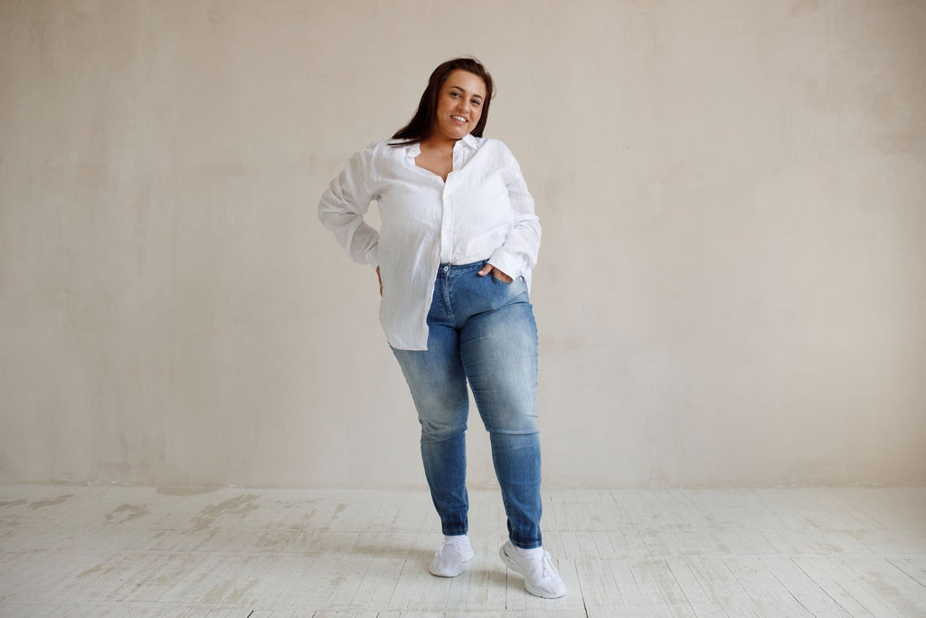 streetwear - blugi, camasa alba