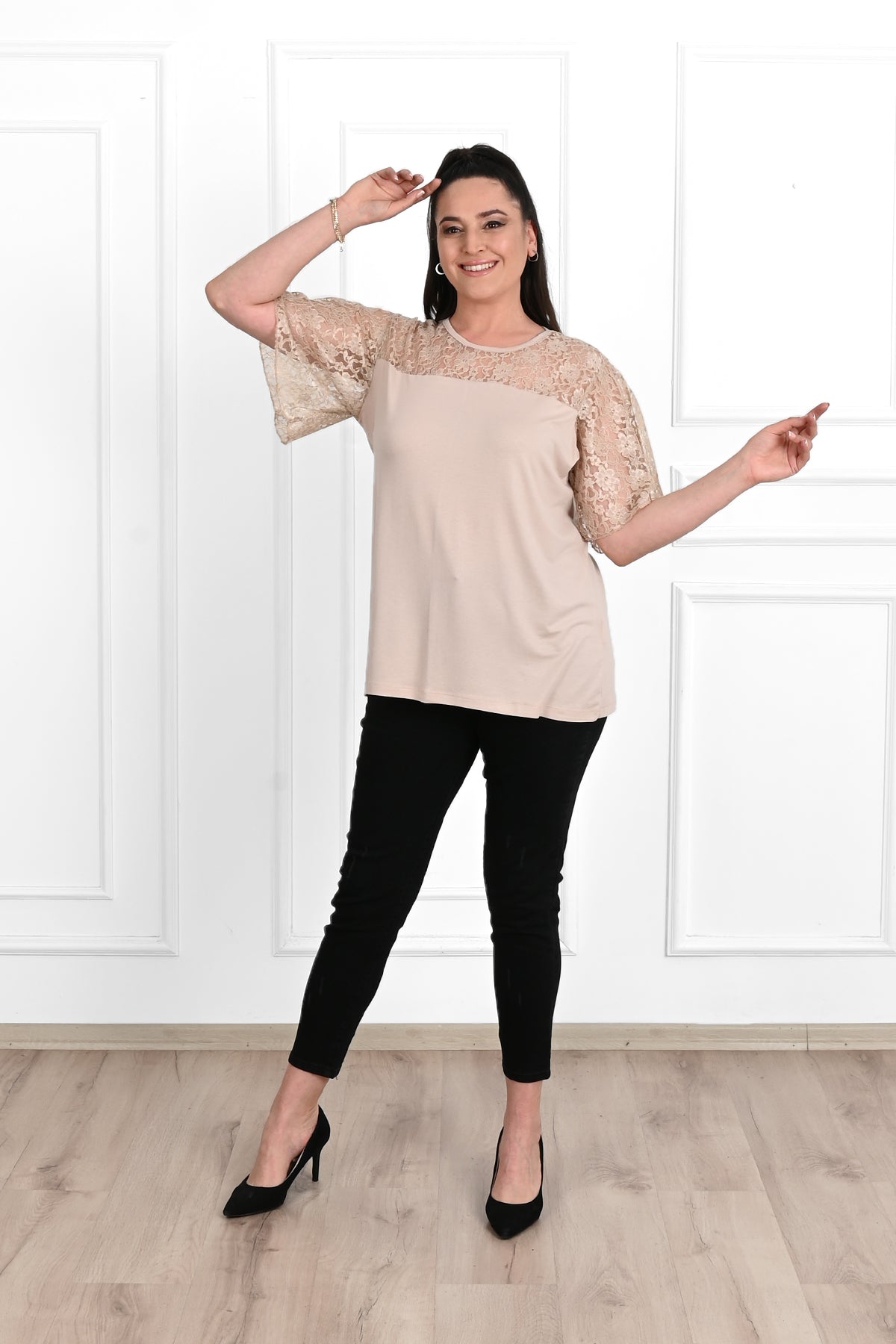 Koszulka damska plus size z koronką 1428-23