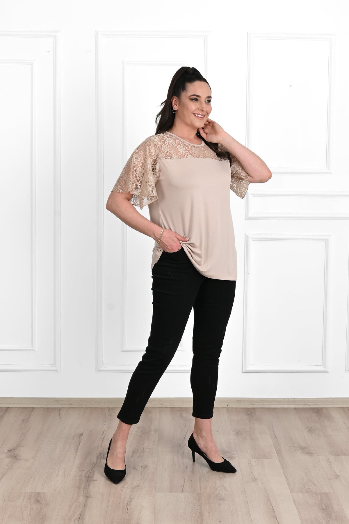 Koszulka damska plus size z koronką 1428-23