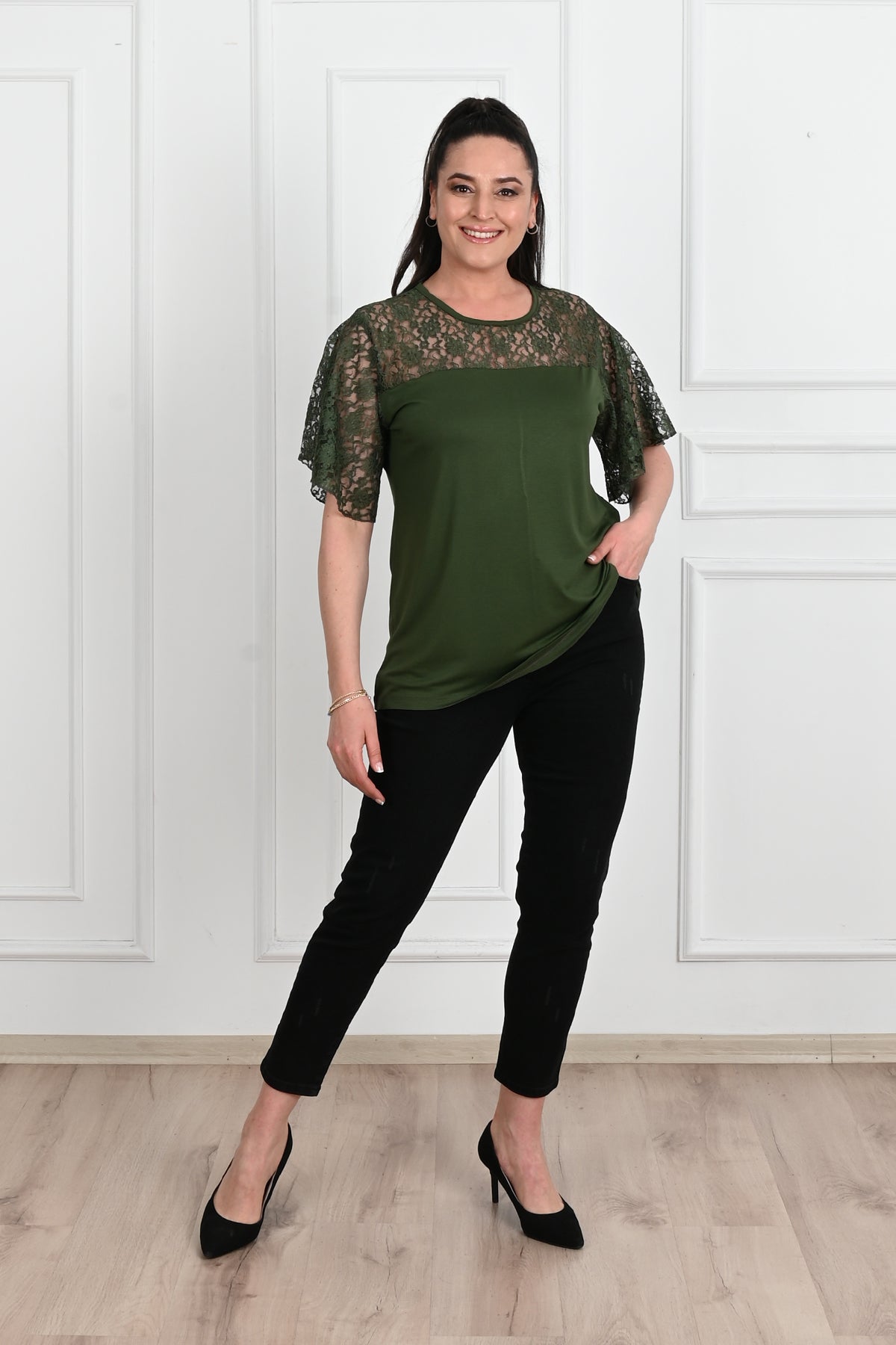 Koszulka damska plus size z koronką 1428-23
