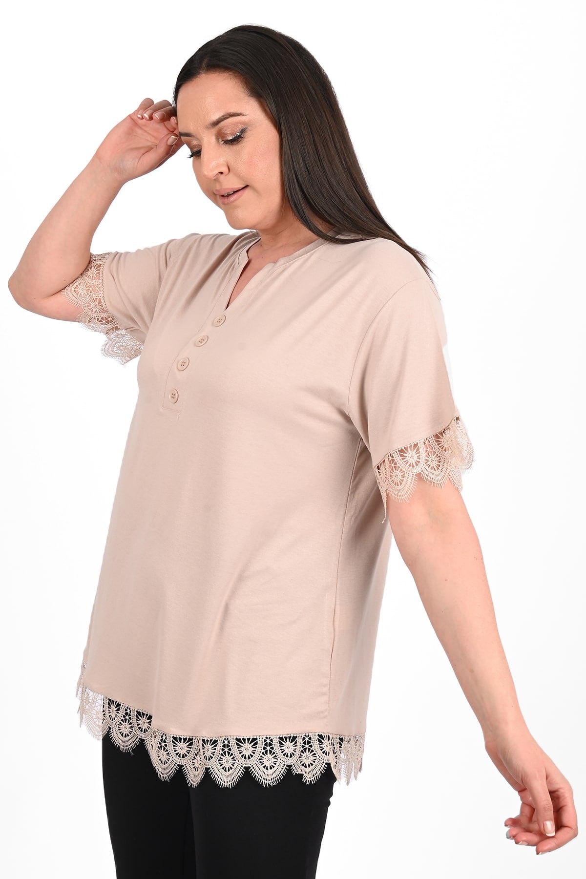 Koszulka damska plus size z koronką 1448-23