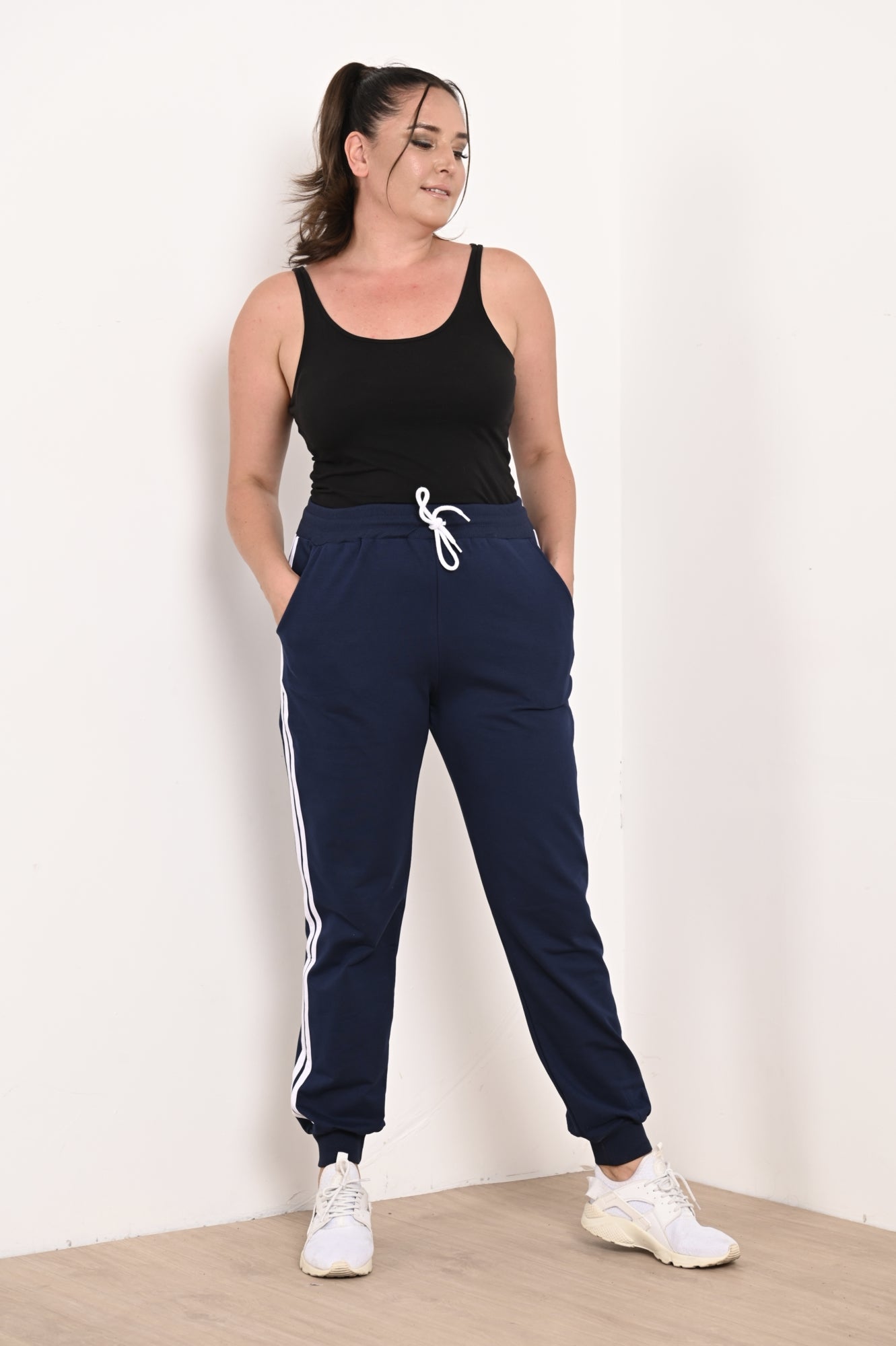 Pantalon dama marimi mari de trening 2 dungi 6008-22