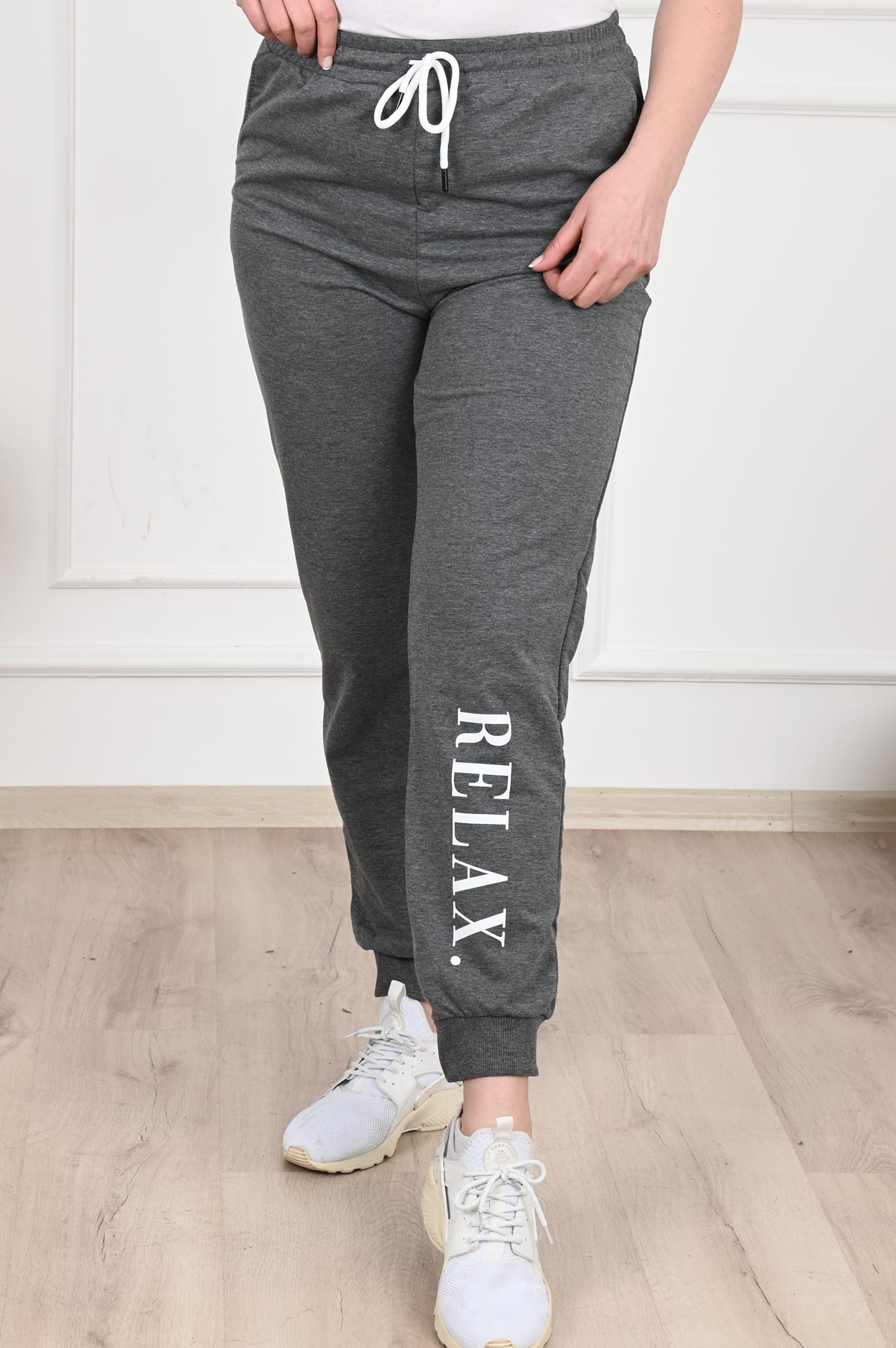 Damskie spodnie dresowe w dużych rozmiarach Relax 6078-22