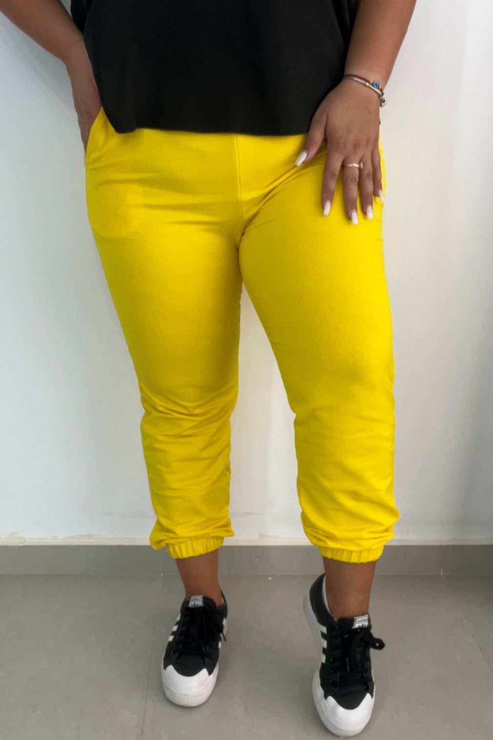 Pantaloni de trening, Spodnie dresowe damskie w dużych rozmiarach 6214-23, bigsize.ro