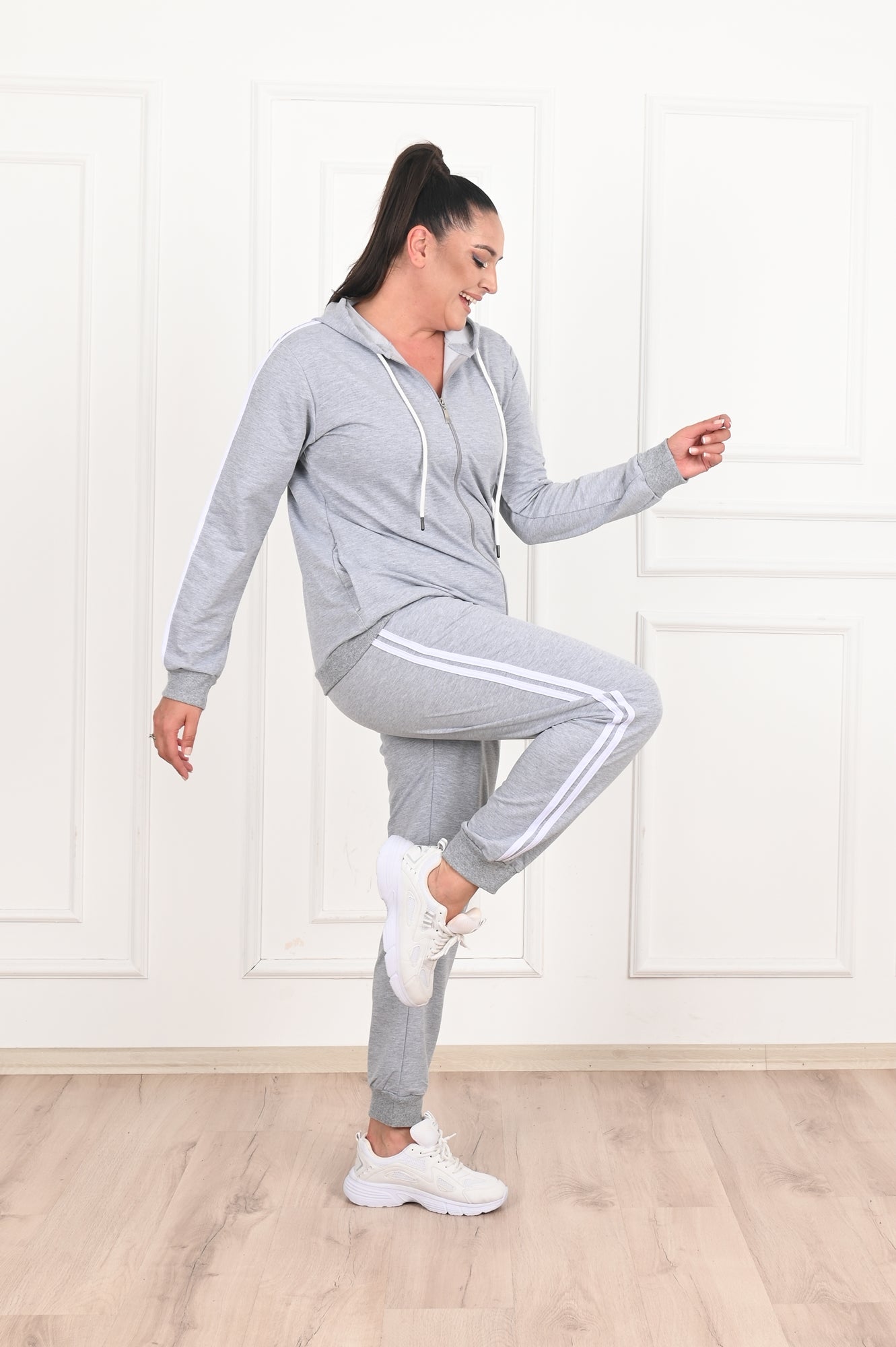 Trening dama marimi mari cu gluga 8880