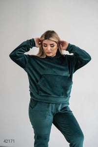 Dres damski plus size z aksamitu 8072