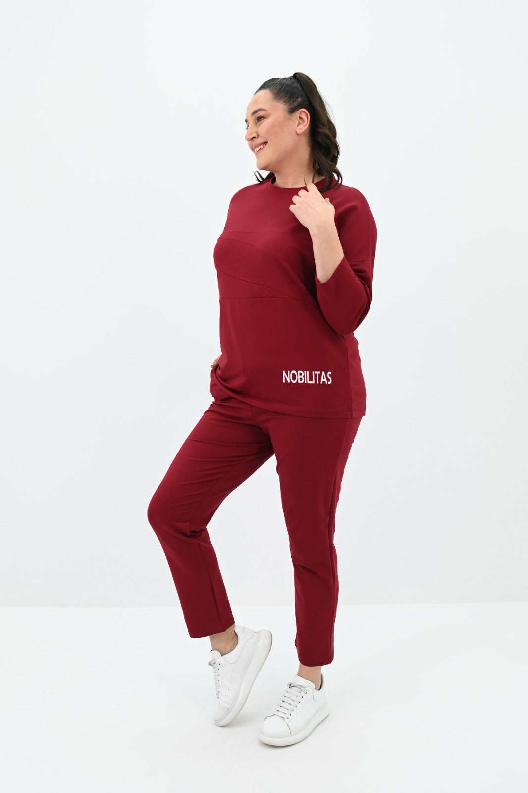 Damski dres Nobilitas 8102 w dużych rozmiarach