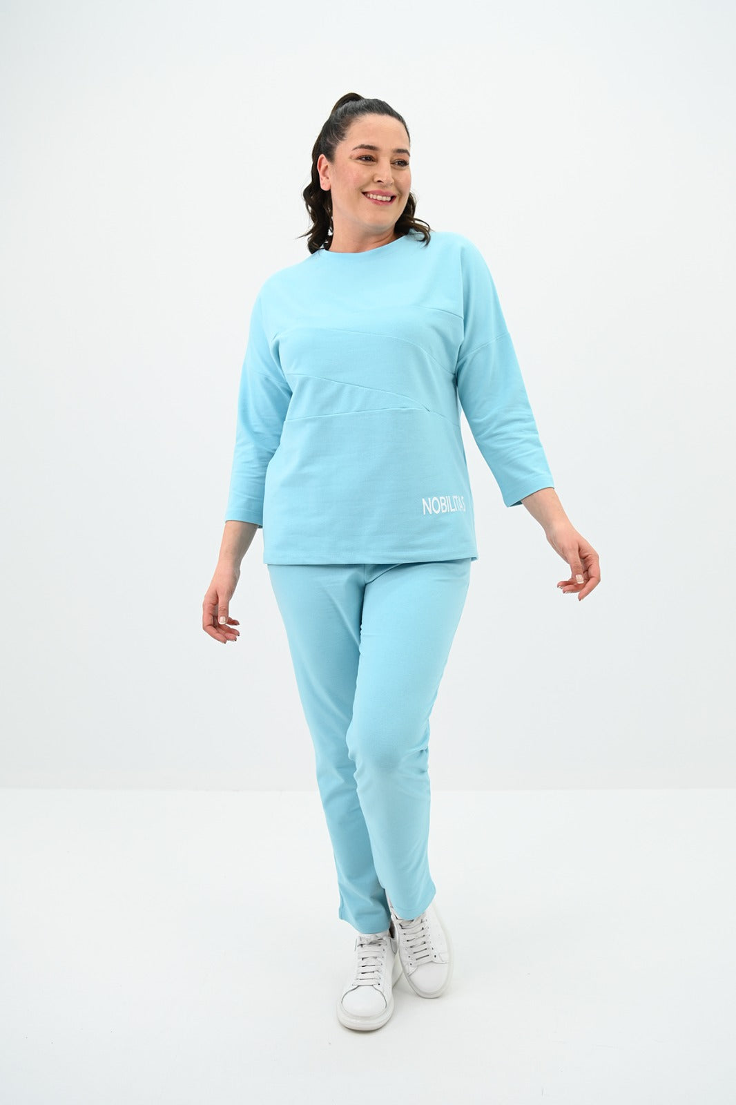 Damski dres Nobilitas 8102 w dużych rozmiarach