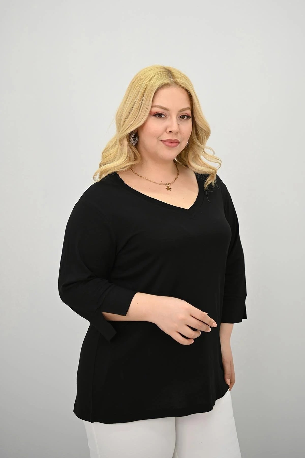 Koszulka damska plus size z koronką 1428-23